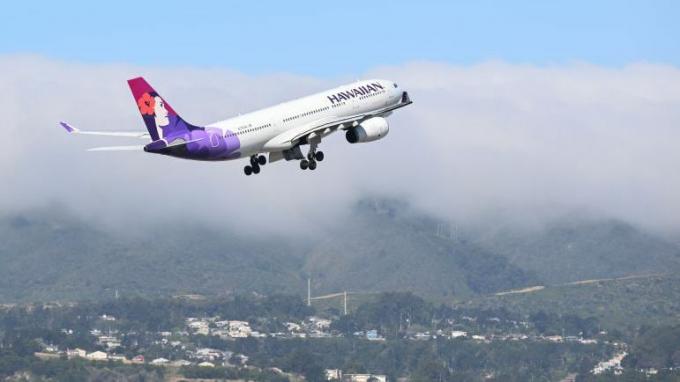 lietadlá na medzinárodnom letisku san francisco sfo