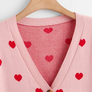 Predný sveter so vzorom srdca